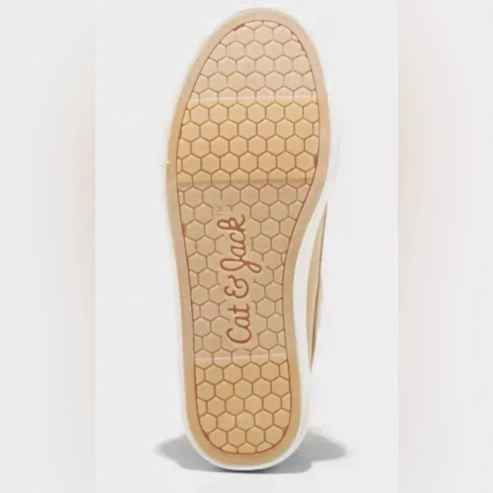 NEW Cat & Jack BIG Boy's Reece Slip On Boat Shoes Beige Size 6 New in Box